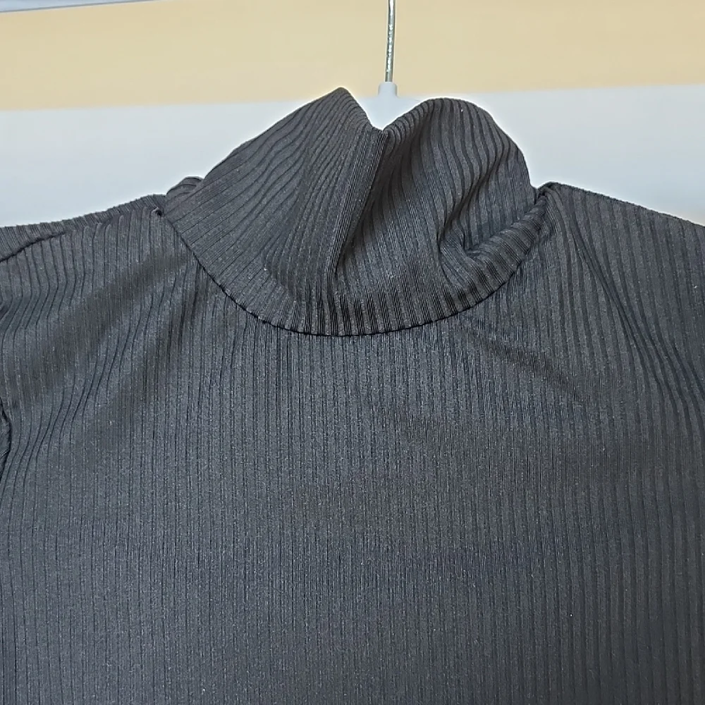 SHEIN Classic Black Turtleneck and Leggings Set - Picture 4 of 6